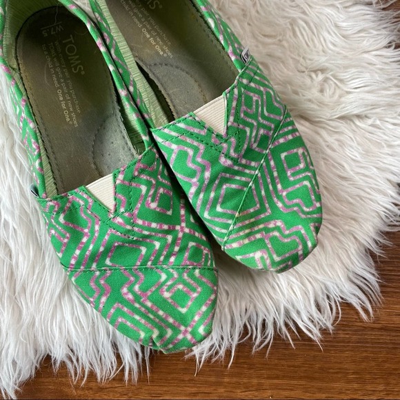 Toms Shoes Lowest Price Toms Retro Green Pink Print Slip Ons Poshmark